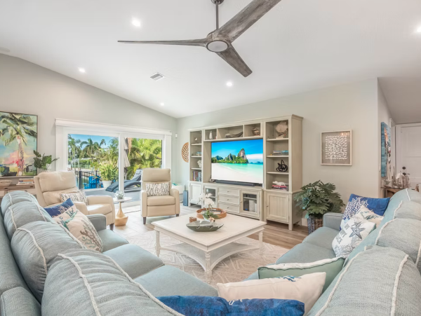 Luxurious 4-Bedroom Waterfront Villa in Holmes Beach